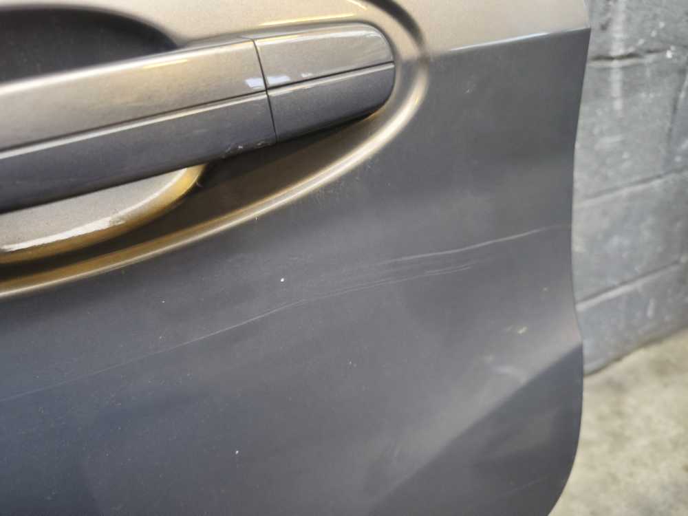 PORTE ARRIERE GAUCHE FORD - Vue 3